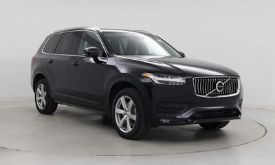 2023 Volvo XC90 Core Bright Theme