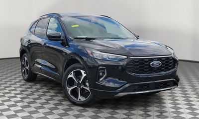 2023 Ford Escape ST Line Elite
