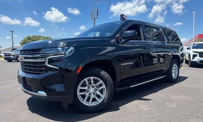 2023 Chevrolet Suburban LT