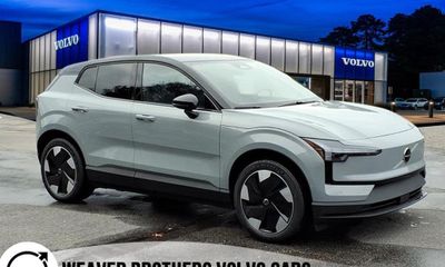 2026 Volvo EX30 Plus