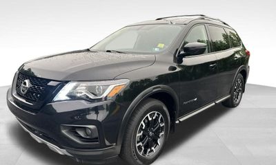 2020 Nissan Pathfinder SV