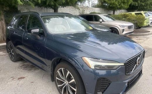 2023 Volvo XC60 Plus Dark