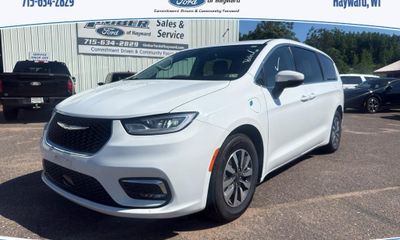 2023 Chrysler Pacifica Touring L