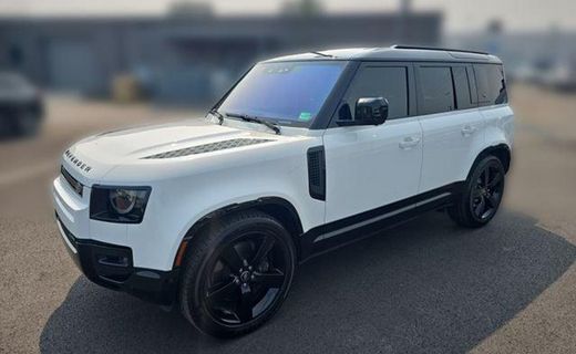 2022 Land Rover Defender 110 SE