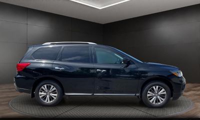 2020 Nissan Pathfinder S
