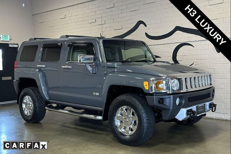 2009 Hummer H3 — a typically priced live listing