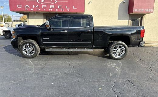 2017 Chevrolet Silverado High Country