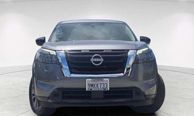 2024 Nissan Pathfinder S