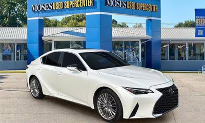 2022 Lexus IS 300 Premium