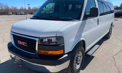 2023 GMC Savana LS EXT