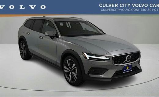 2026 Volvo V60CC Plus