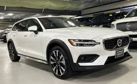 2025 Volvo V60CC Ultra