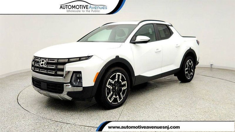 2025 Hyundai Santa Cruz — a typically priced live listing