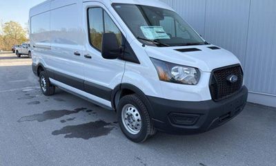 2025 Ford Transit Medium Roof