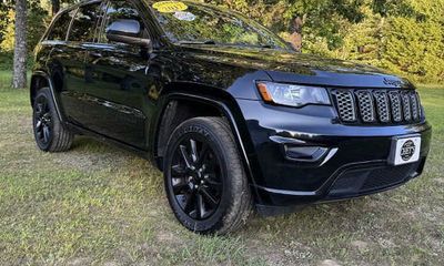2017 Jeep Grand Cherokee Laredo