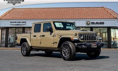 2026 Jeep Gladiator Sport