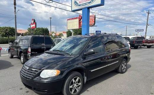 2005 Chrysler Town AND Country Touring