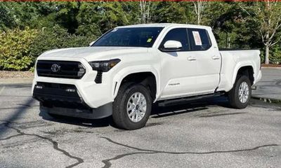 2025 Toyota Tacoma SR5