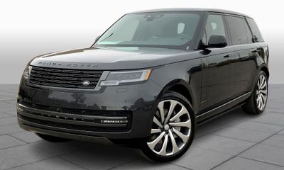 2025 Land Rover Range SE