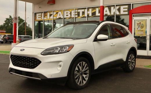 2022 Ford Escape Titanium Fhev