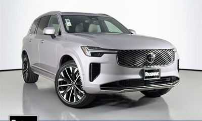 2026 Volvo XC90 Plus Bright