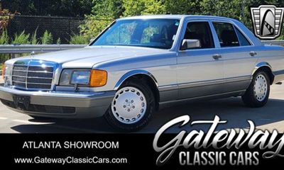 1990 Mercedes-Benz 300 SE