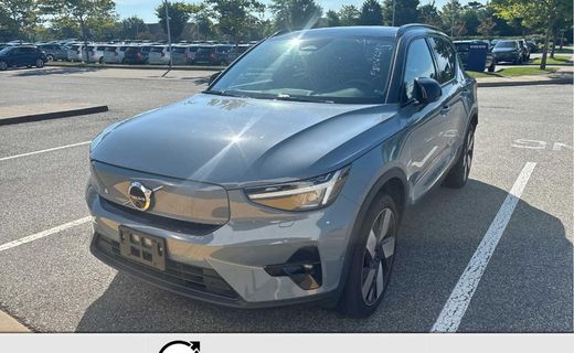 2023 Volvo XC40 Plus Dark