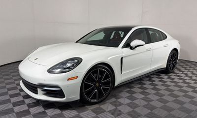 2019 Porsche Panamera Base 4