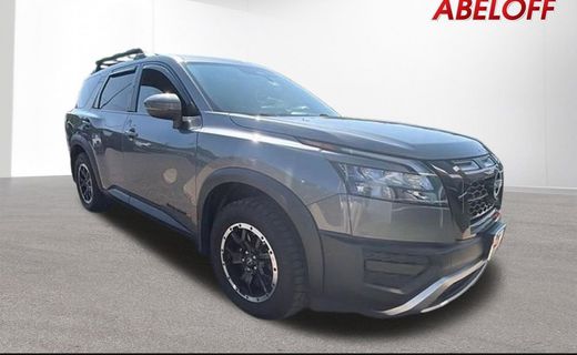 2023 Nissan Pathfinder SV