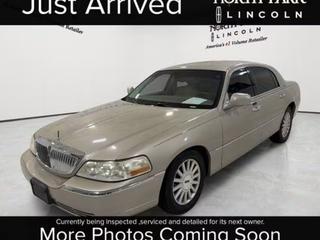 2004 Lincoln Town CAR