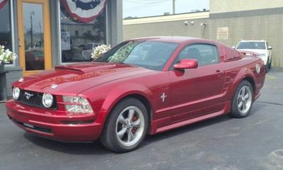 2006 Ford Mustang Standard