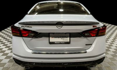 2023 Nissan Altima SR