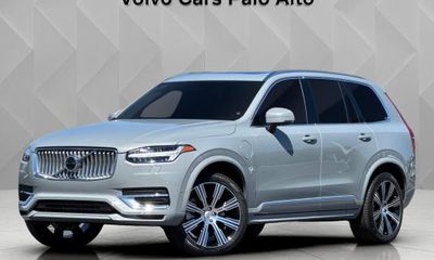 2025 Volvo XC90 Plus Bright