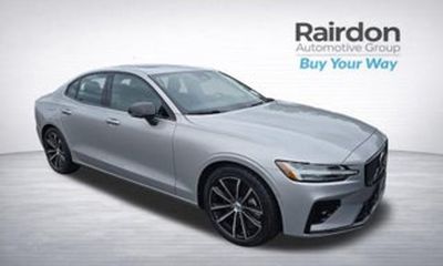 2023 Volvo S60 Plus Dark