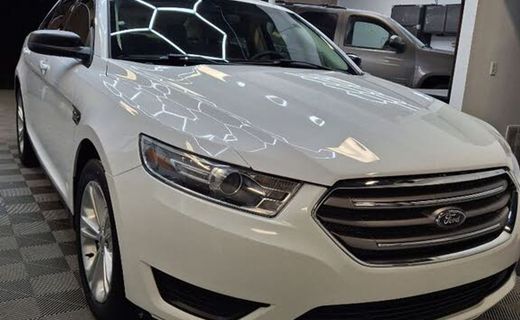 2017 Ford Taurus SE