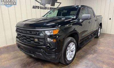 2025 Chevrolet Silverado Custom