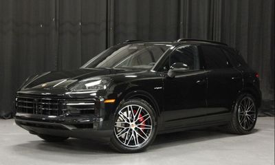 2026 Porsche Cayenne S E Hybrid