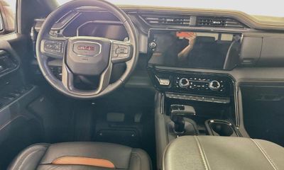 2023 GMC Sierra AT4