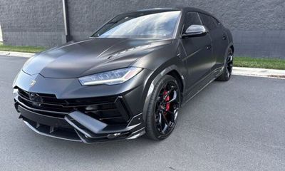 2023 Lamborghini Urus Performante