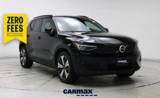 2023 Volvo XC40 Plus Dark