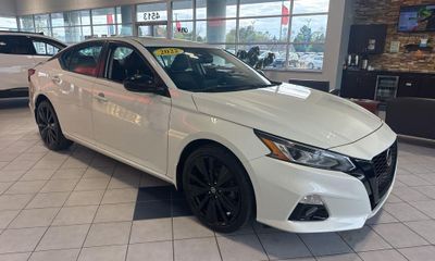 2022 Nissan Altima SR