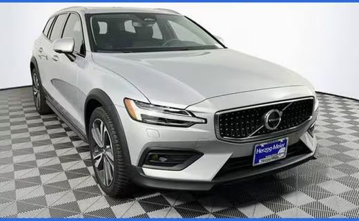 2024 Volvo V60CC Plus