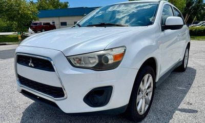 2013 Mitsubishi Outlander Sport ES SE