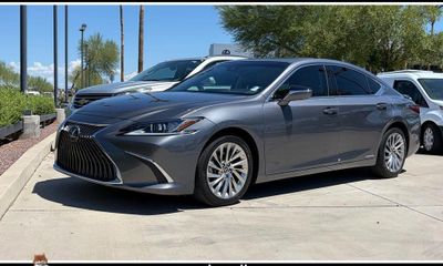 2019 Lexus ES 300H
