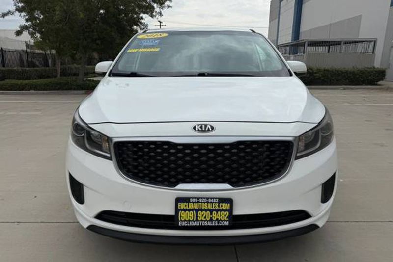 2018 Kia Sedona — a typically priced live listing