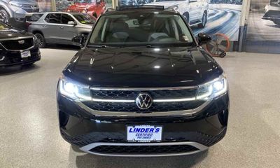 2024 Volkswagen Taos 4Motion SEL