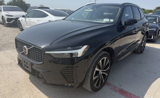 2025 Volvo XC60 Plus Dark