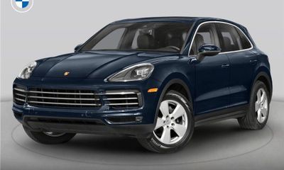 2022 Porsche Cayenne Base