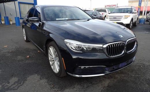 2016 BMW 740I