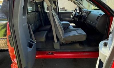 2005 Dodge Dakota ST